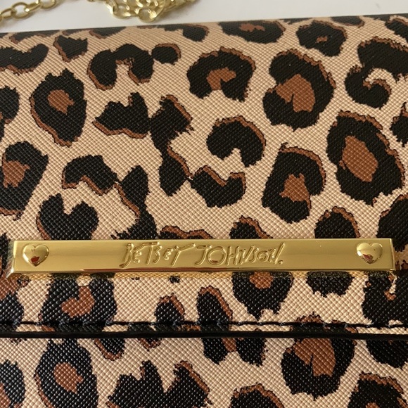 Betsey Johnson NWOT Cheetah Bag Gold Chain Strap shoulder bag cross body purse - Picture 3 of 15